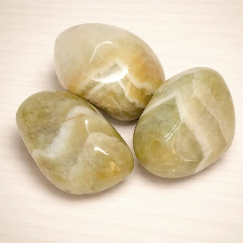 amethyst-prasiolith-edelstein-trommelstein-handschmeichler-entspannung-massage-chakra-seelensteinchen