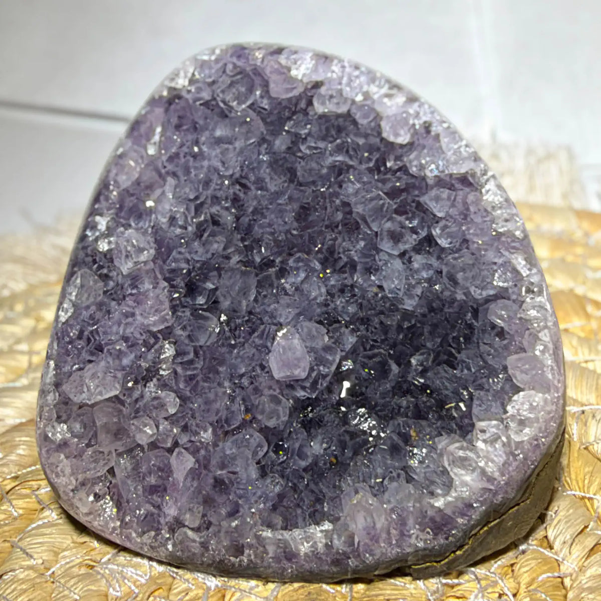 amethystdruse-edelstein-mineralien-entladen-heilstein-241026-4