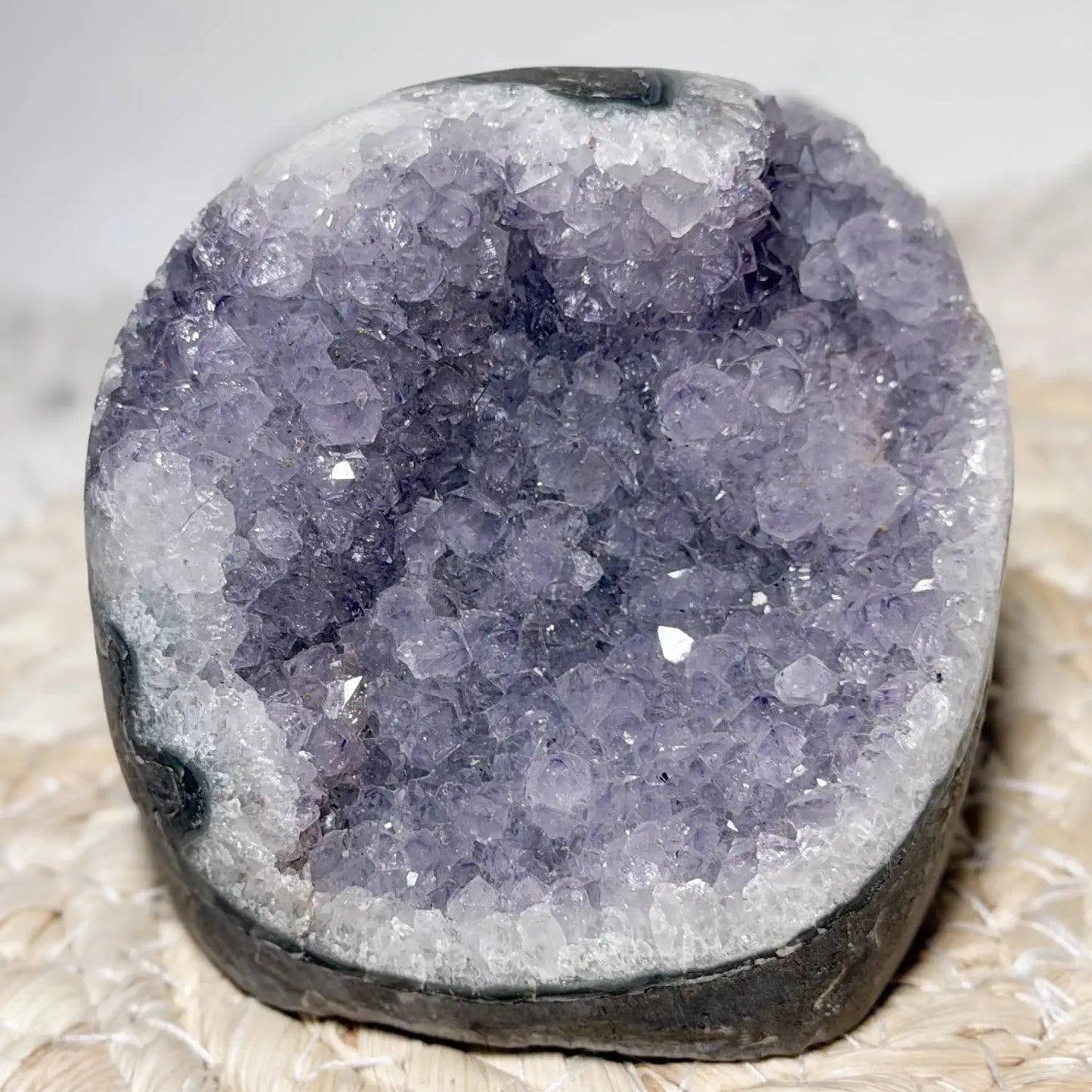 amethystdruse-edelstein-mineralien-uruguay-lila-seelensteinchen-250896-6