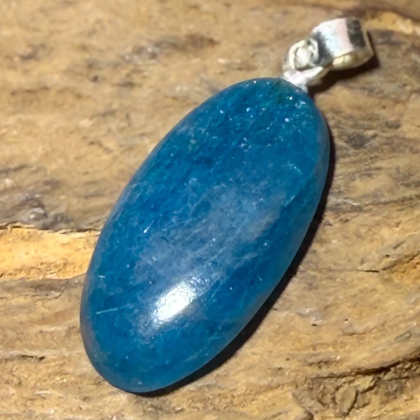 apatit-cabochon-silber-schmuck-ketten-anhaenger-edelstein-heilstein-seelensteinchen