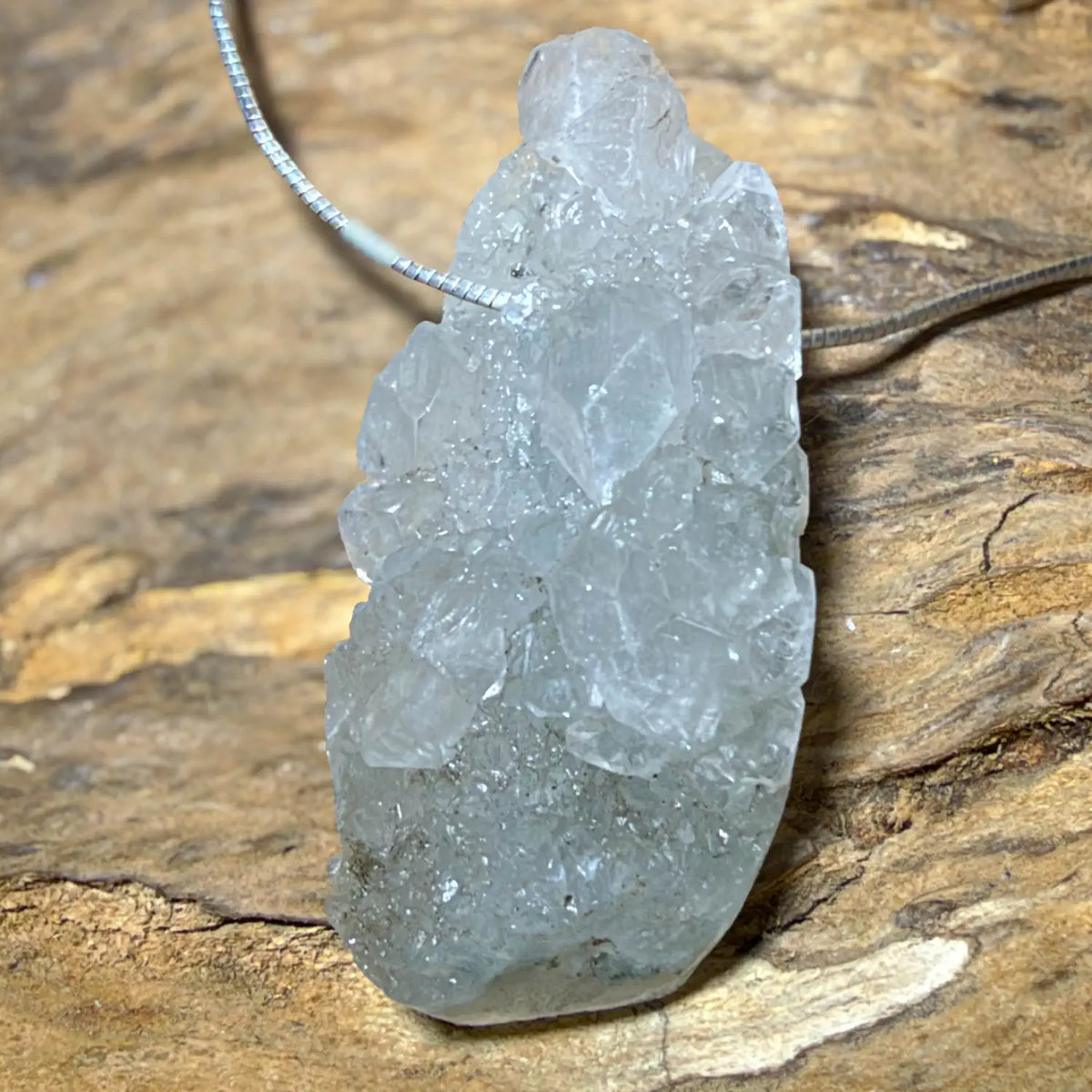 apophyllit-edelstein-schmuck-ketten-anhaenger-heilstein-241026