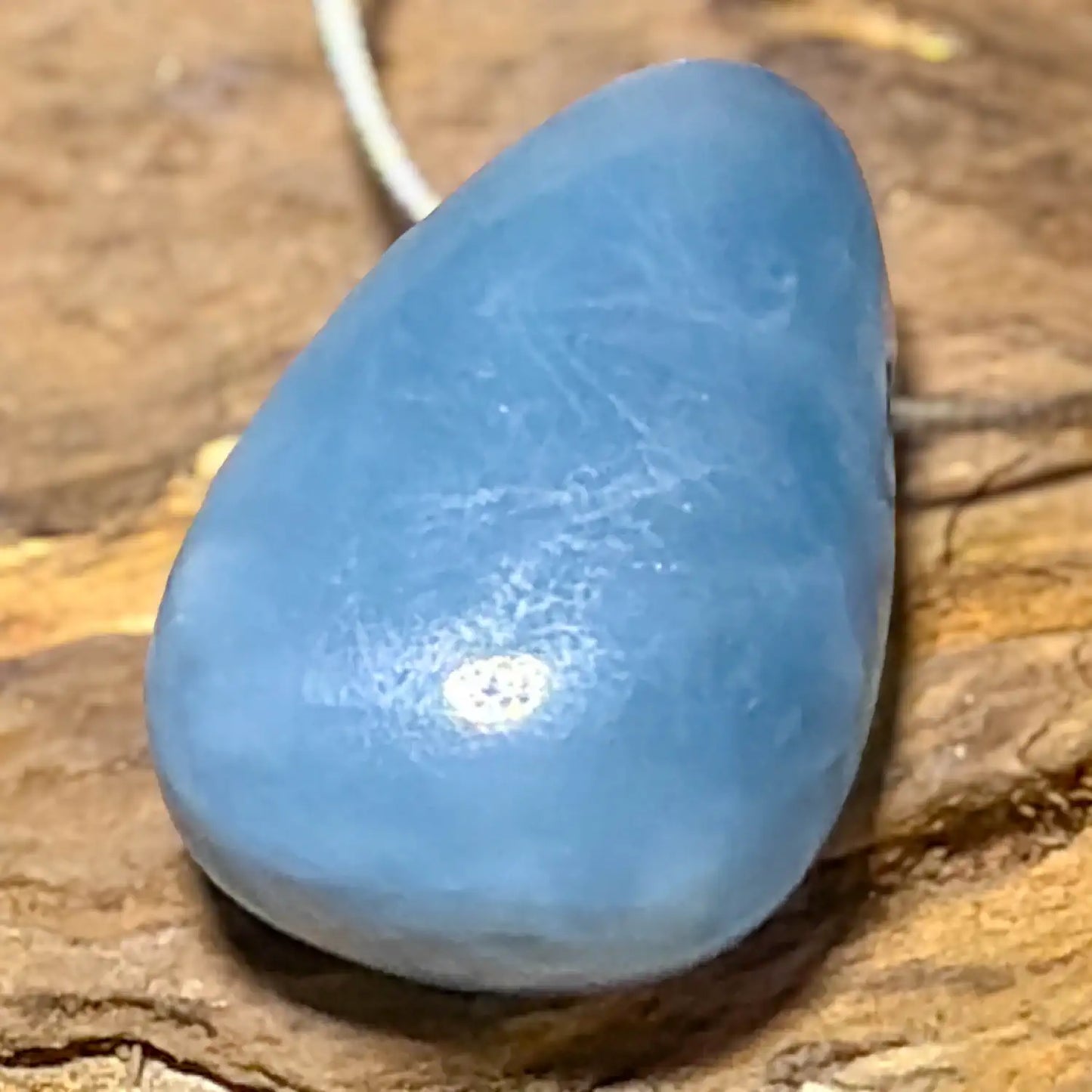 aquamarin-edelstein-schmuck-ketten-anhaenger-trommelstein-heilstein-220526