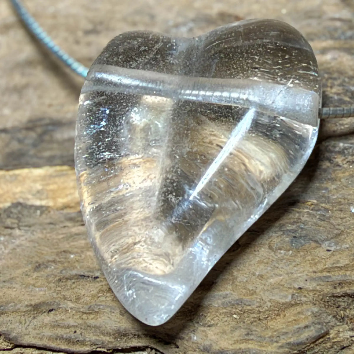 bergkristall-edelstein-schmuck-ketten-anhaenger-heilstein-251026