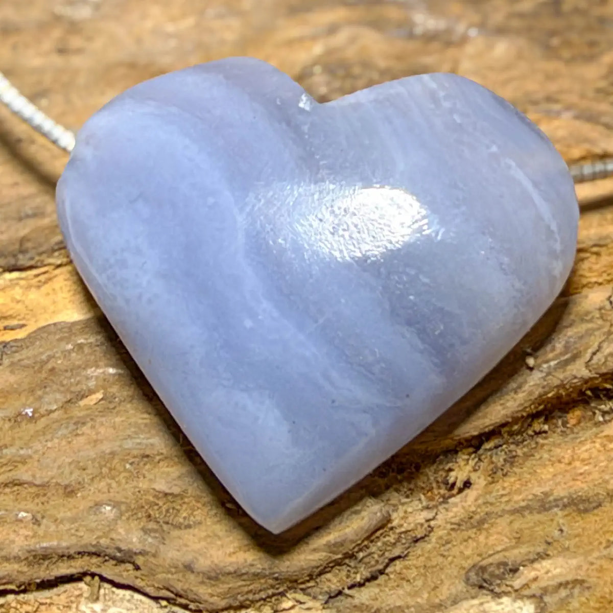 chalcedon-herz-edelstein-schmuck-ketten-anhaenger-heilstein-231026