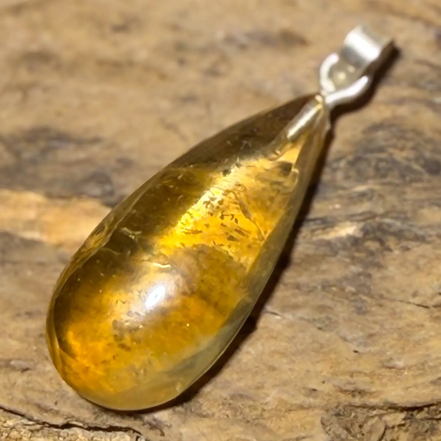 citrin-edelstein-cabochon-schmuck-ketten-anhaenger-heilstein-925er-silber-seelensteinchen-4