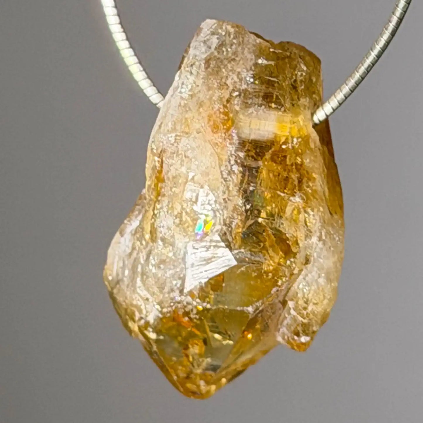 citrin-edelstein-trommelstein-schmuck-ketten-anhaenger-heilstein-080726-3