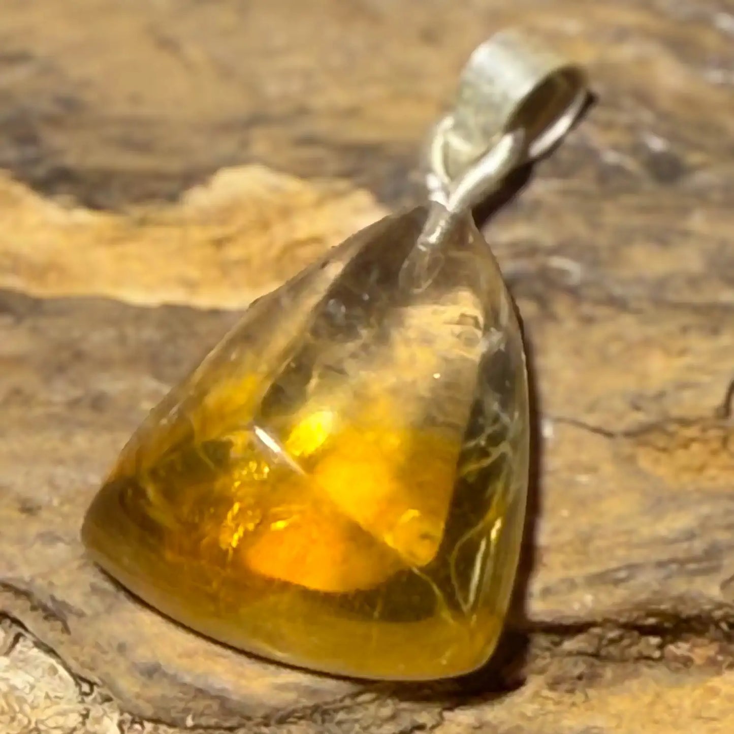 citrin-edelstein-trommelstein-schmuck-ketten-anhaenger-heilstein-080726