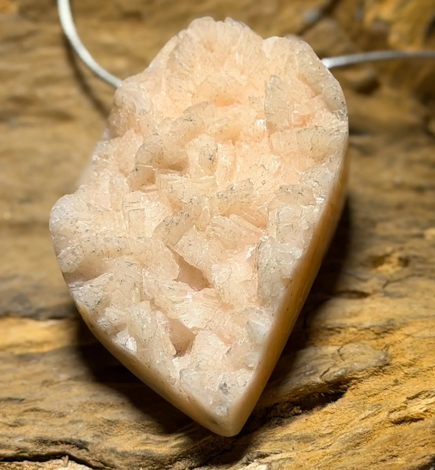 dolomit-druse-edelstein-schmuck-ketten-anhaenger-heilstein-seelensteinchen-220726