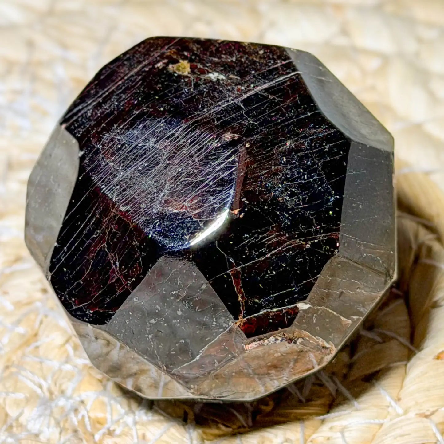 granat-edelstein-handschmeichler-mineralien-heilstein-seelensteinchen-300626