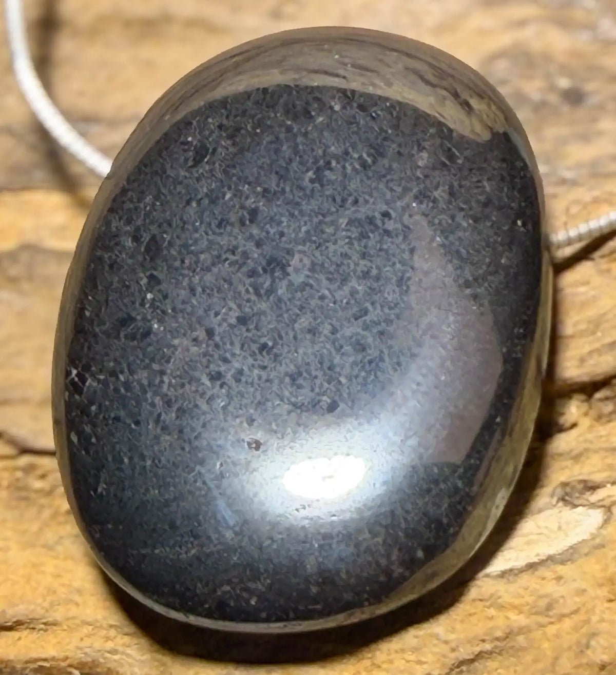 haematit-edelstein-trommelstein-schmuck-ketten-anhaenger-heilstein-180926