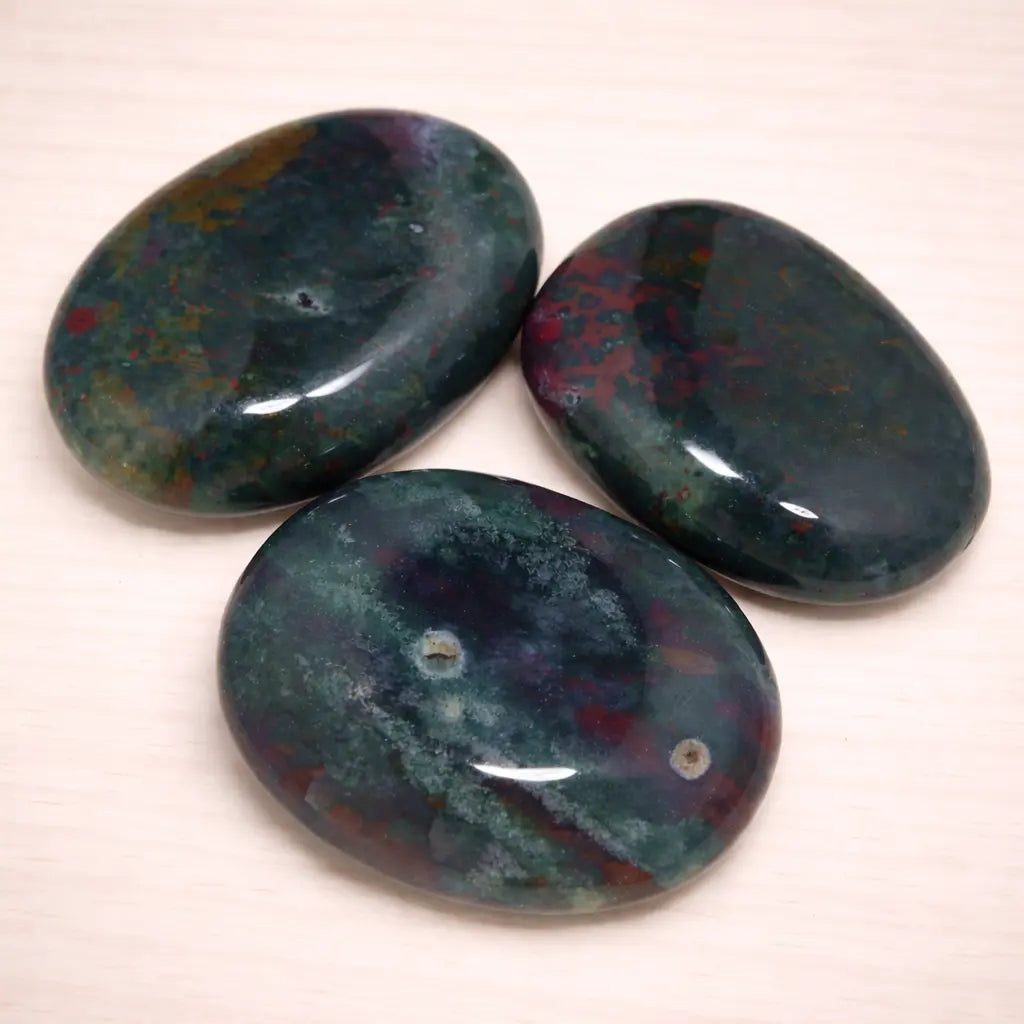 heliotrop-edelstein-scheibenstein-handschmeichler-entspannung-massage-chakra-seelensteinchen