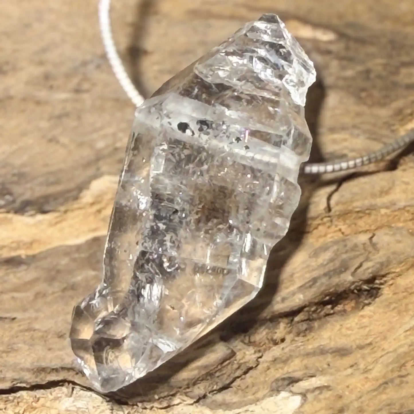 herkimer-diamant-edelstein-trommelstein-schmuck-ketten-anhaenger-heilstein-010726
