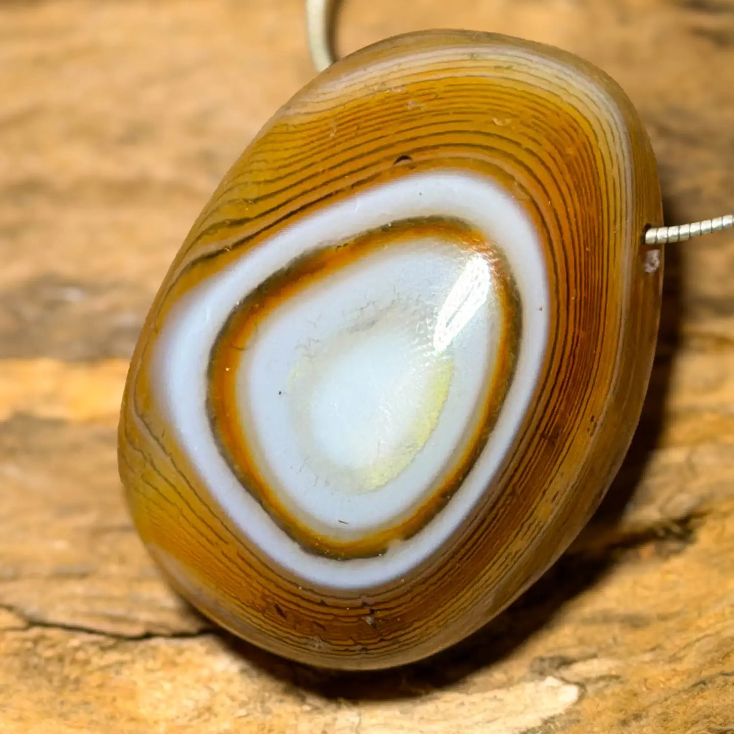 karneol-edelstein-schmuck-ketten-anhaenger-trommelstein-heilstein-220526-4