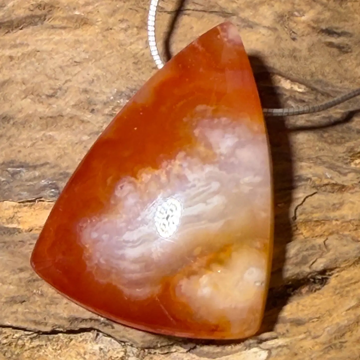 karneol-edelstein-trommelstein-schmuck-ketten-anhaenger-heilstein-seelensteinchen