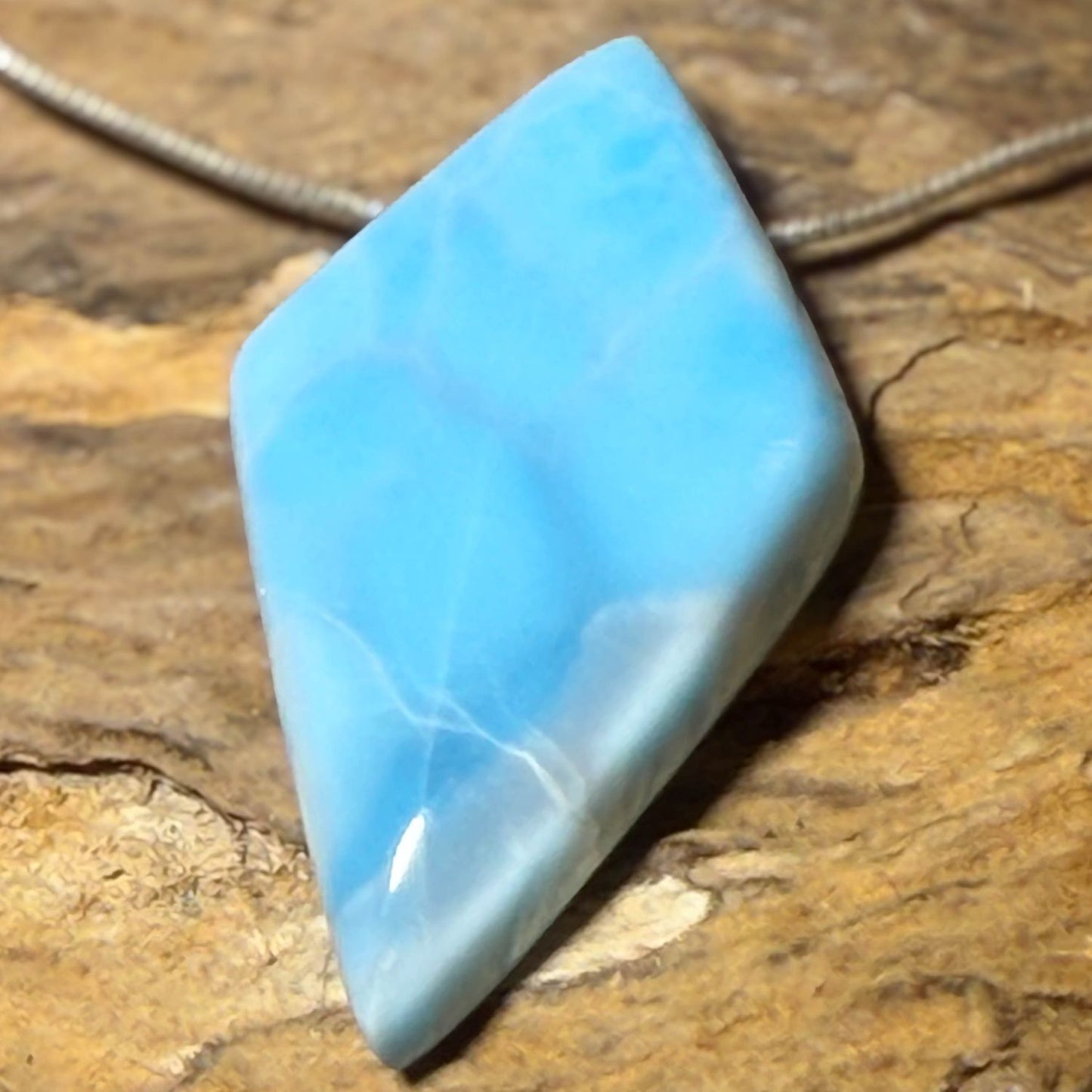 larimar-edelstein-schmuck-ketten-anhaenger-heilstein-geschenk-seelensteinchen-110726-4