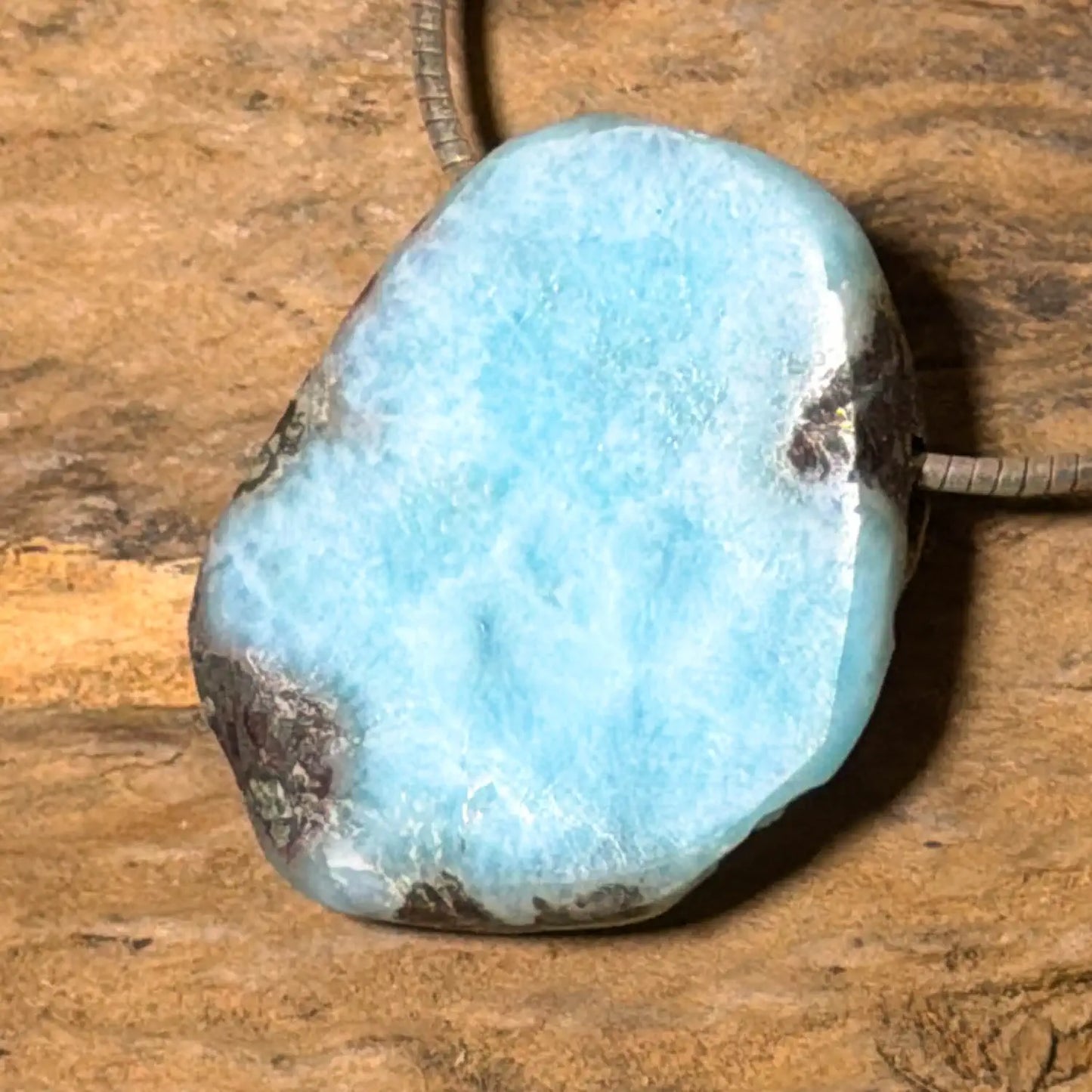 larimar-edelstein-schmuck-ketten-anhaenger-heilstein-trommelstein-seelensteinchen-060526