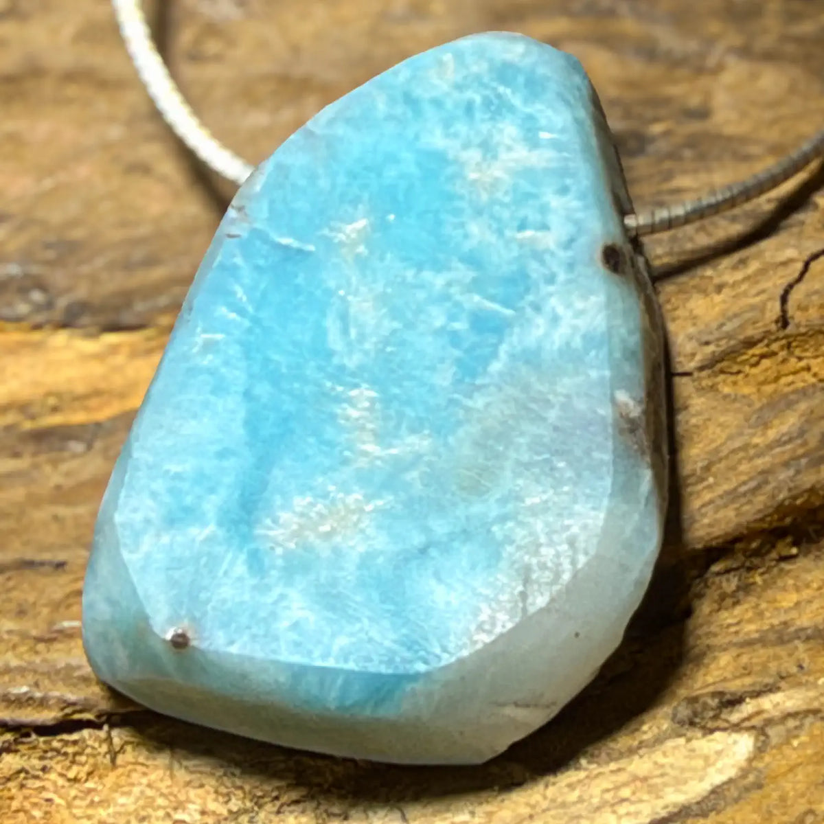 larimar-edelstein-schmuck-ketten-anhaenger-trommelstein-heilstein-270926-3