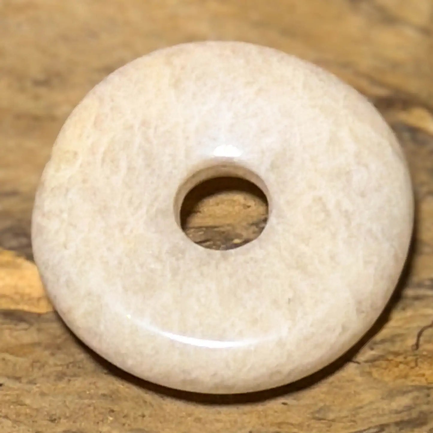 mondstein-donut-pi-scheibe-edelstein-heilstein-schmuck-ketten-anhaenger-020626