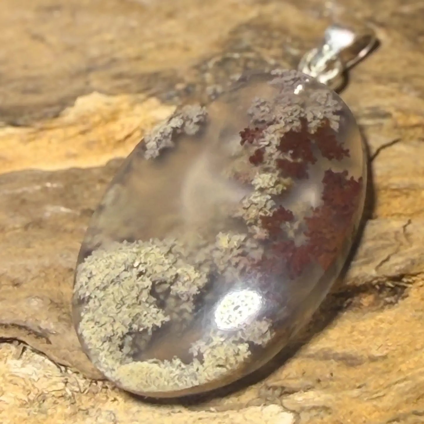 moosachat-edelstein-schmuck-ketten-anhaenger-collier-trommelstein-seelensteinchen-130826