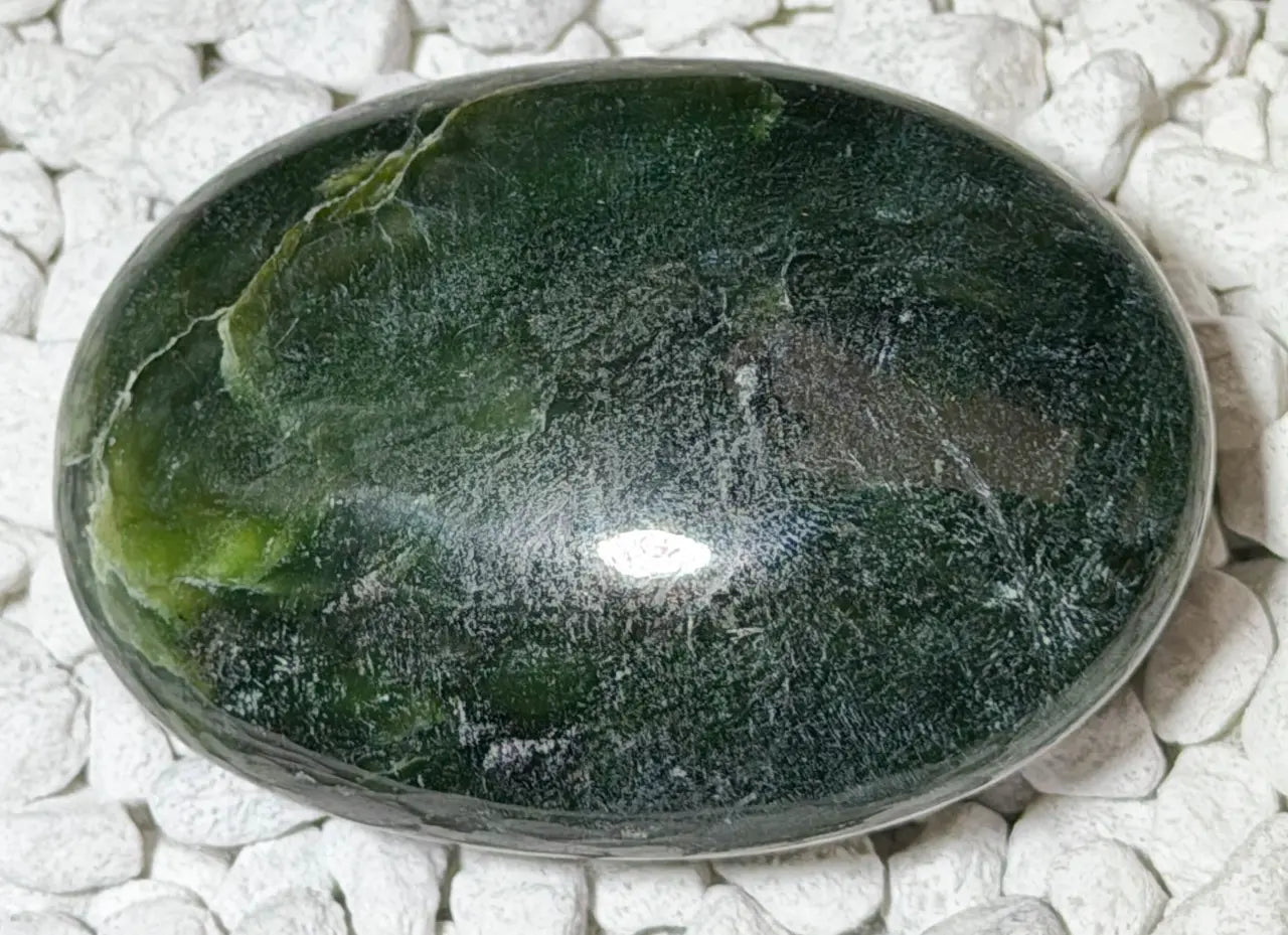 Nephrit Jade Seifenstein - Handschmeichler - Auflagestein - Massagestein - Mineralien - 116g, poliert #6693
