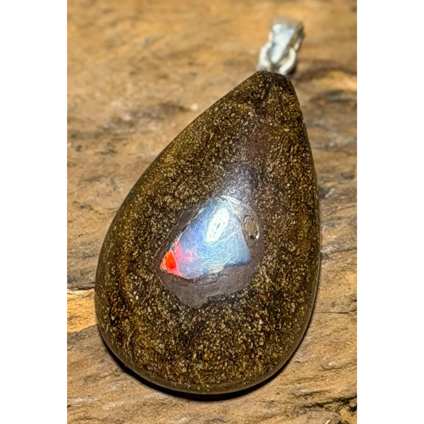 Opal küsst Opal – Anhänger aus australischer Opalmatrix mit Welo-Opal - #7472 - seelensteinchen