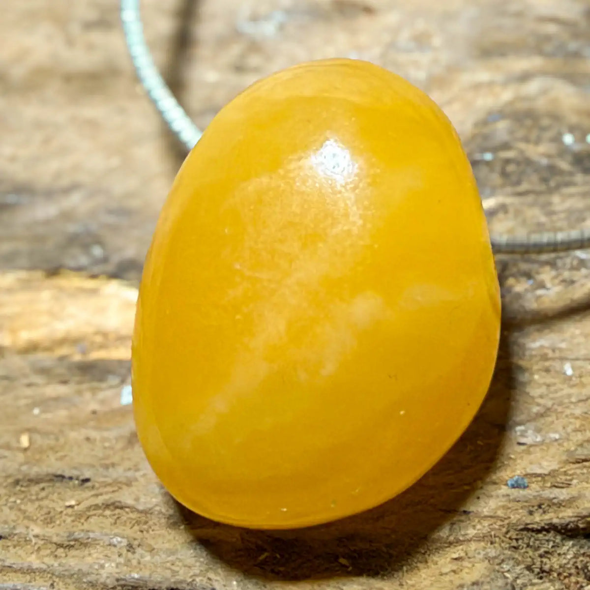 orangencalcit-edelstein-schmuck-ketten-anhaenger-heilstein-061026-2