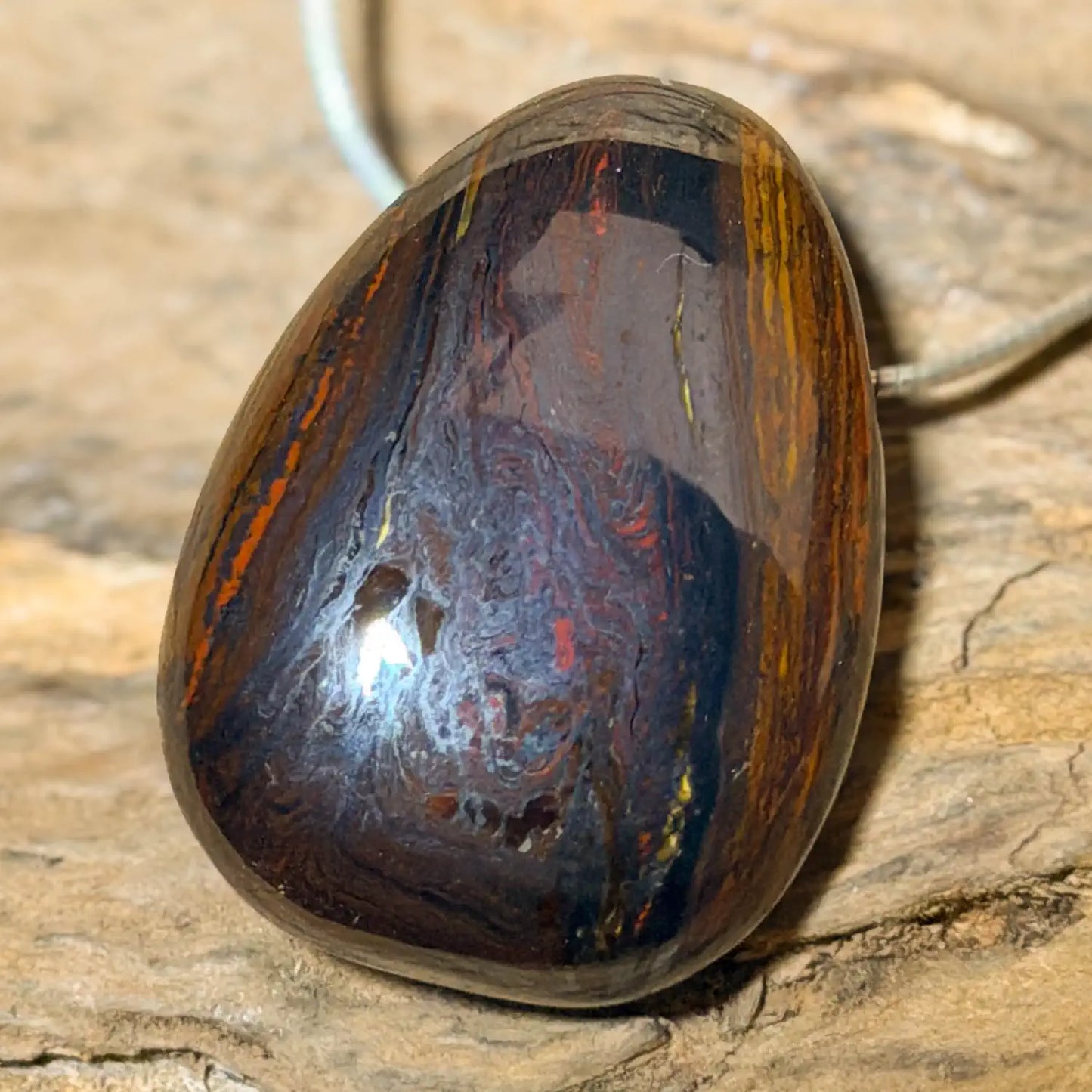 tigereisen-edelstein-schmuck-ketten-anhaenger-heilstein-trommelstein-seelensteinchen-120526