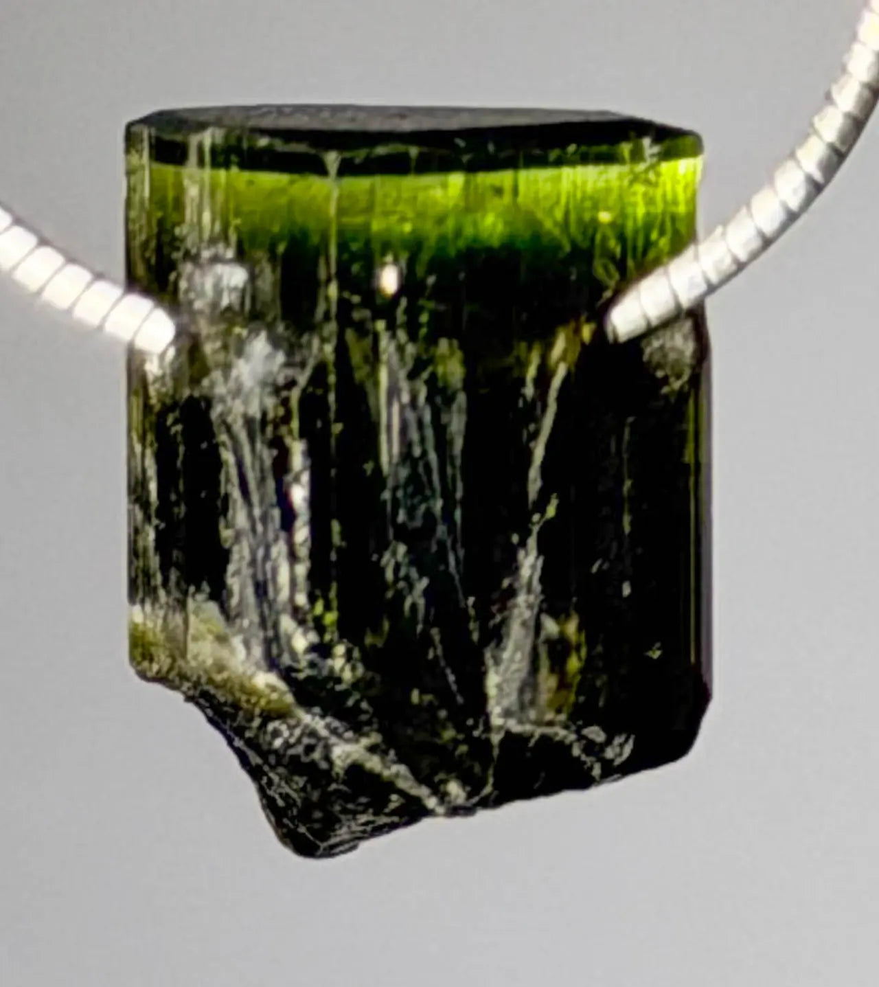 grüner Turmalin - Verdigolith Schmuck Trommelstein Ketten Anhänger - Edelstein A Qualität #7168 - seelensteinchen
