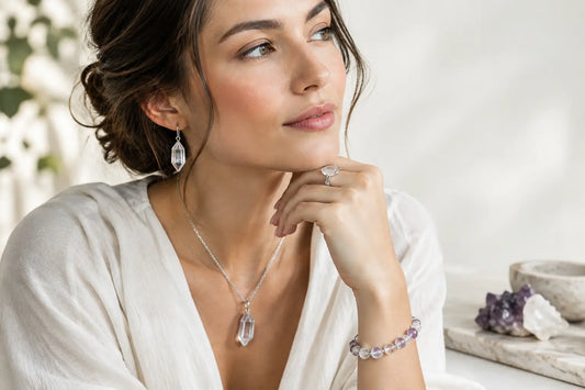 Kristallschmuck Trends 2026 für natürliche Eleganz