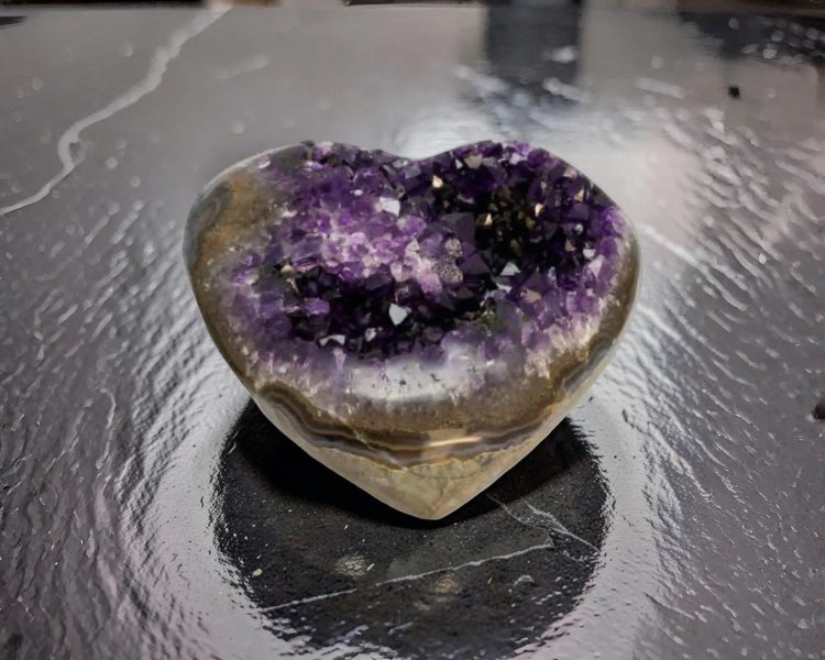 amethystdruse-herz-edelstein-mineralien-seelensteinchen