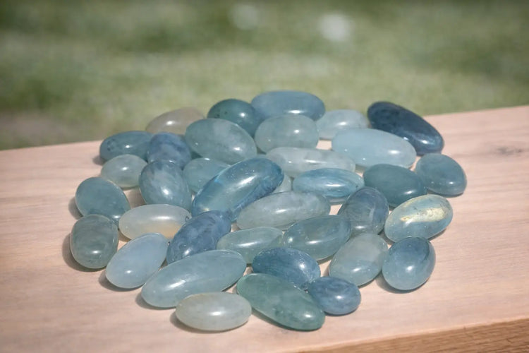 aquamarin-edelstein-heilstein-schmuck-trommelstein-ketten-anhaenger-seelensteinchen