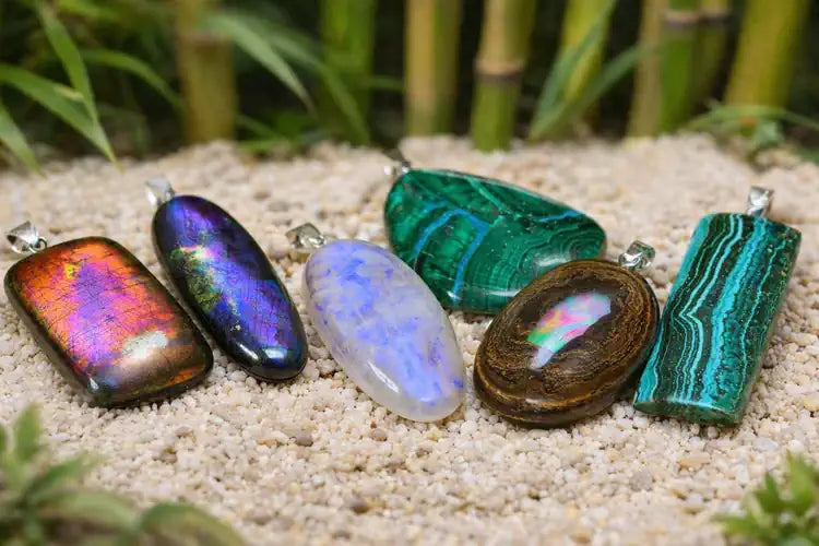 edelstein-cabochon-silber-anhaenger-heilsteine-schmuck-seelensteinchen