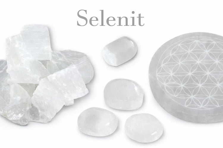 selenit-edelstein-heilstein-schmuck-edelsteinkette-mineralien-seelensteinchen