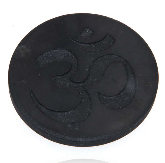 Schungit Scheibe rund Om Zeichen - 5,5cm - Edelstein - poliert #4135