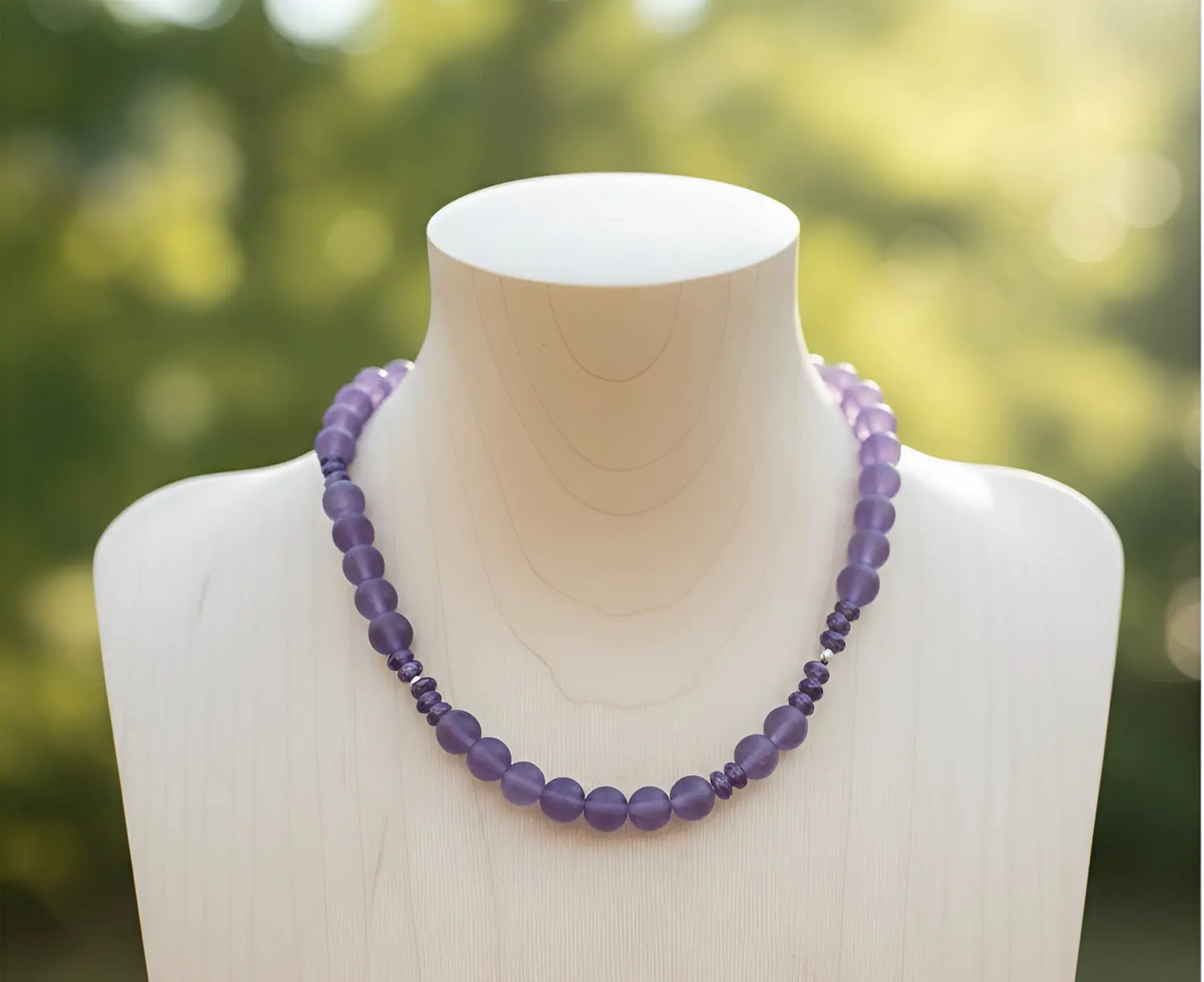 amethyst-charoit-edelstein-schmuck-kette-edelsteinkette-collier-heilstein-200426-3