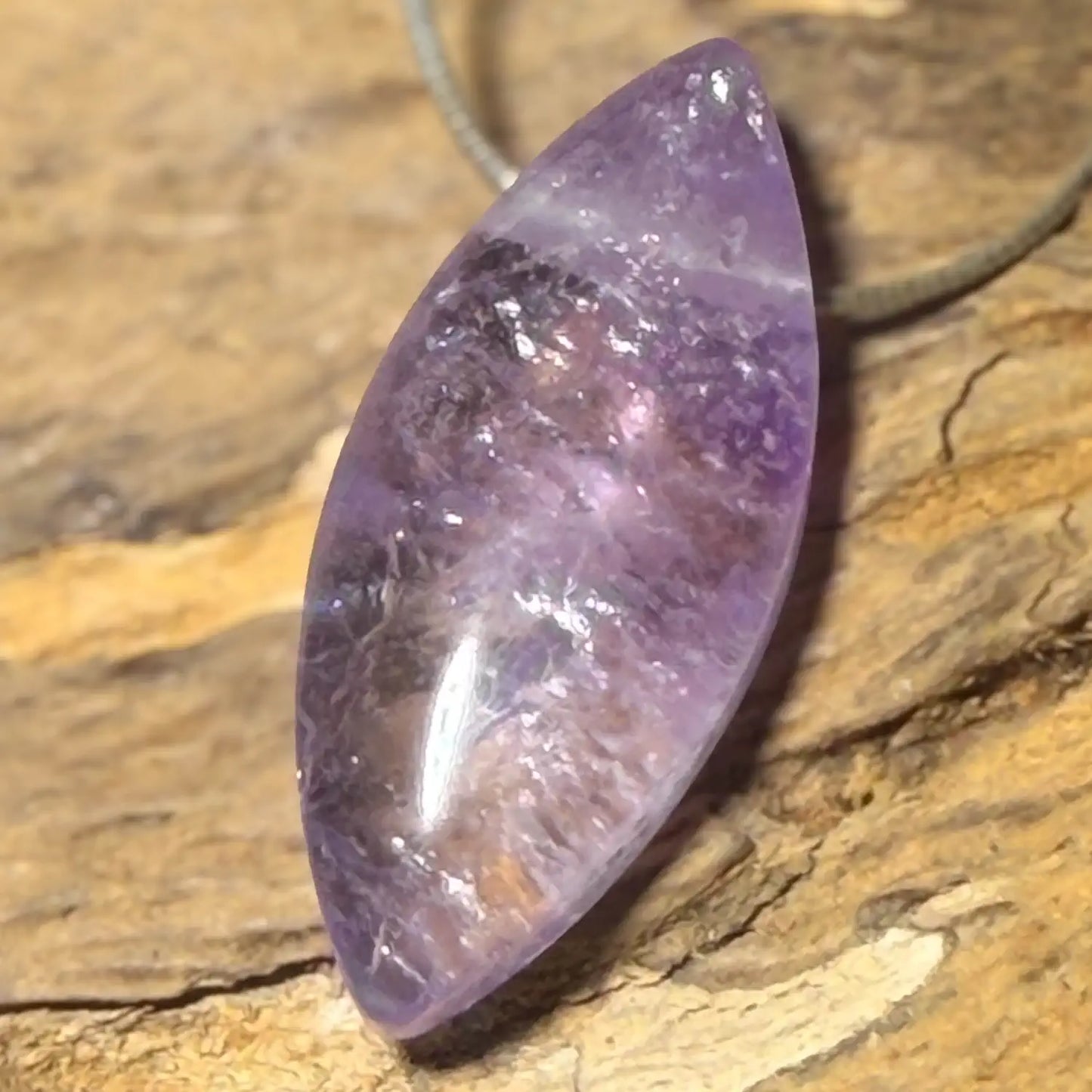 amethyst-edelstein-trommelstein-schmuck-ketten-anhaenger-heilstein-010726-2