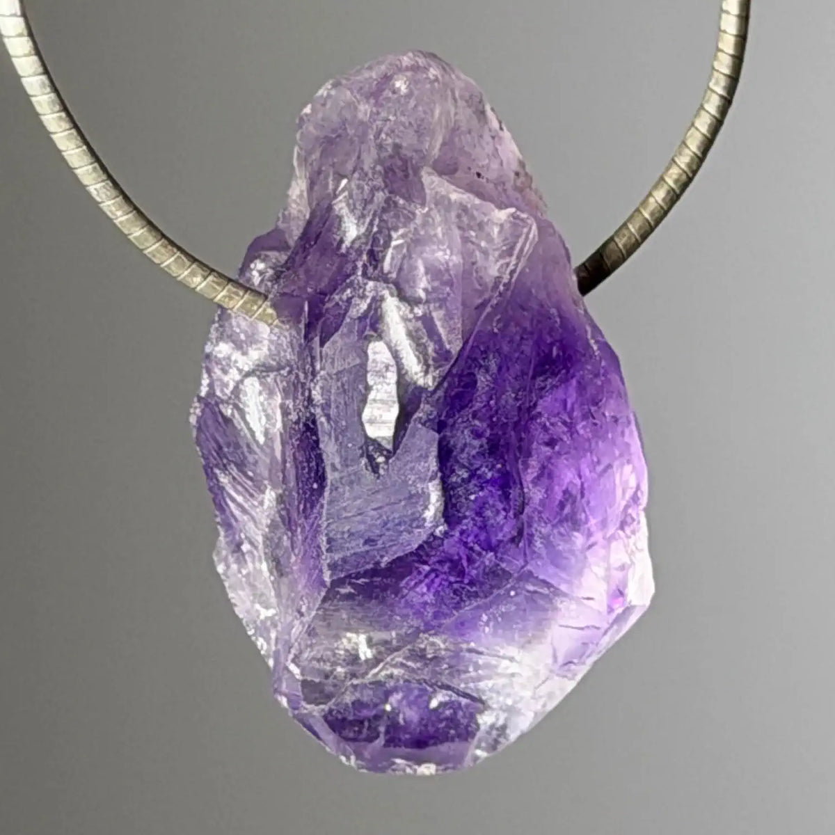 amethyst-spitze-edelstein-schmuck-ketten-anhaenger-trommelstein-heilstein-270926-2
