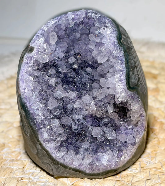 amethystdruse-edelstein-kristall-mineralien-heilstein-druse-080726-5
