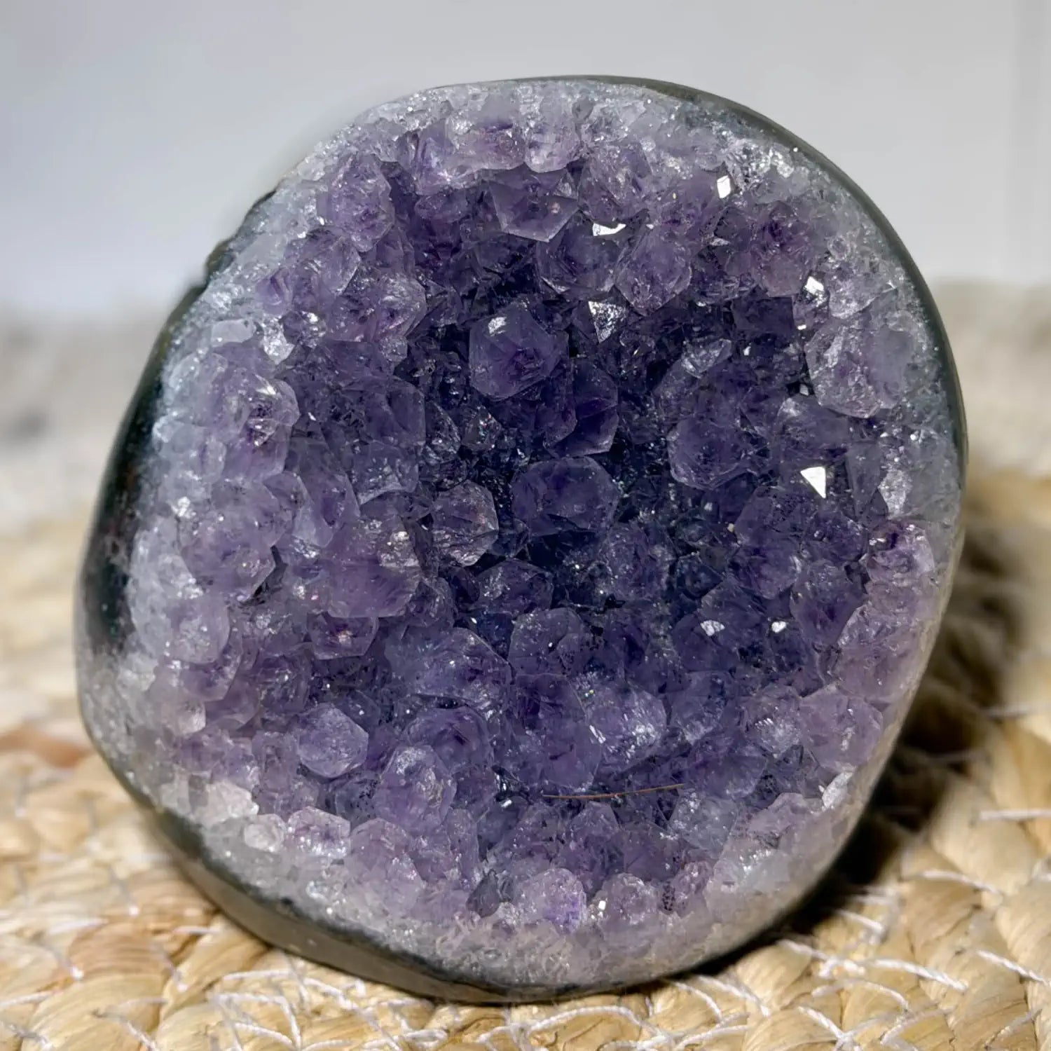 amethystdruse-edelstein-mineralien-uruguay-lila-seelensteinchen-250896-4