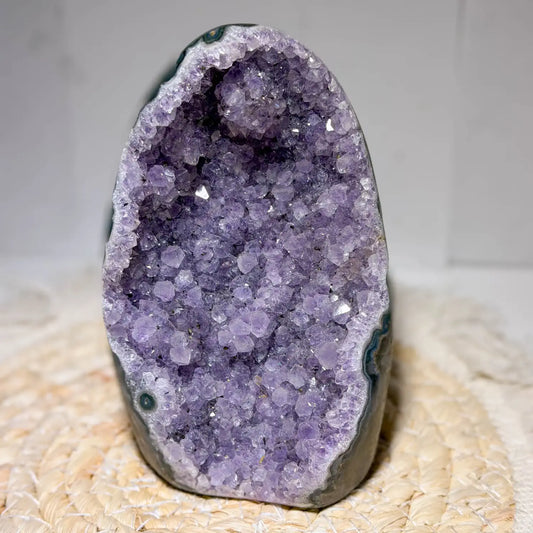 amethystdruse-edelstein-uruguay-lila-mineralien-seelensteinchen-220526