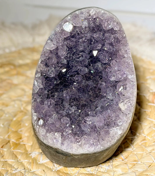 amethystdruse-uruguay-edelstein-mineralien-heilstein-aufladen-entladen-seelensteinchen-020526-2