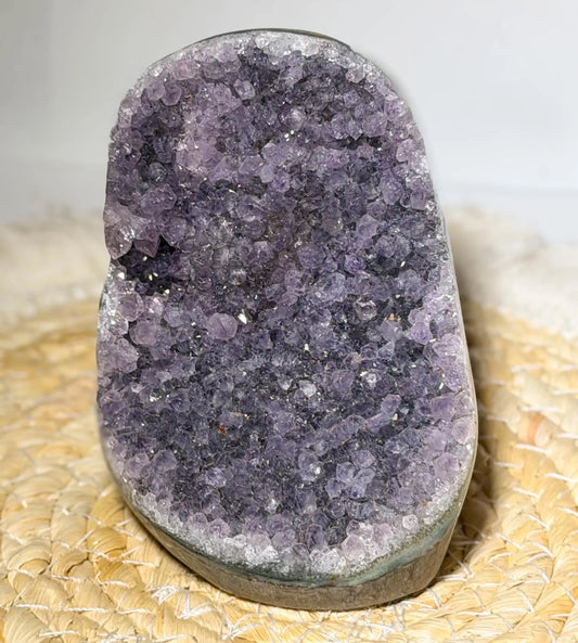 amethystdruse-uruguay-edelstein-mineralien-heilstein-aufladen-entladen-seelensteinchen-020526-5