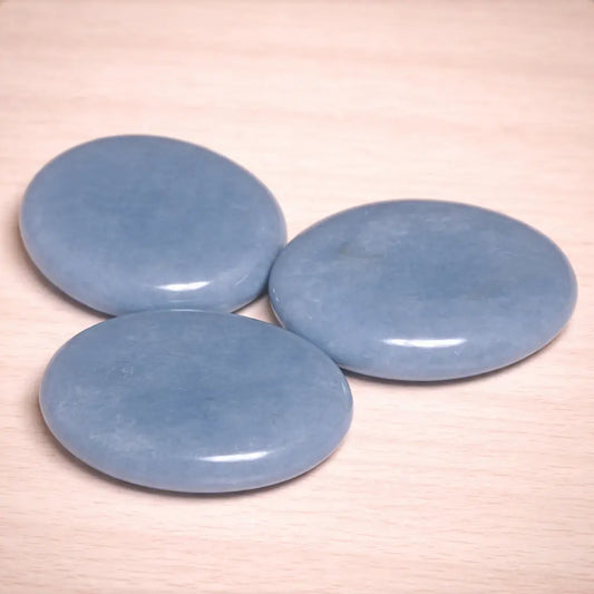 angelit-scheibenstein-edelstein-trommelstein-handschmeichler-entspannung-massage-chakra-seelensteinchen