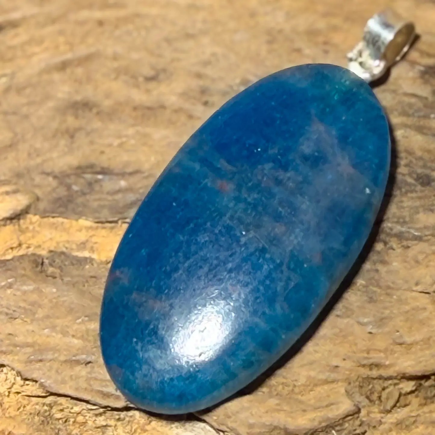 apatit-cabochon-silber-schmuck-ketten-anhaenger-edelstein-heilstein-seelensteinchen