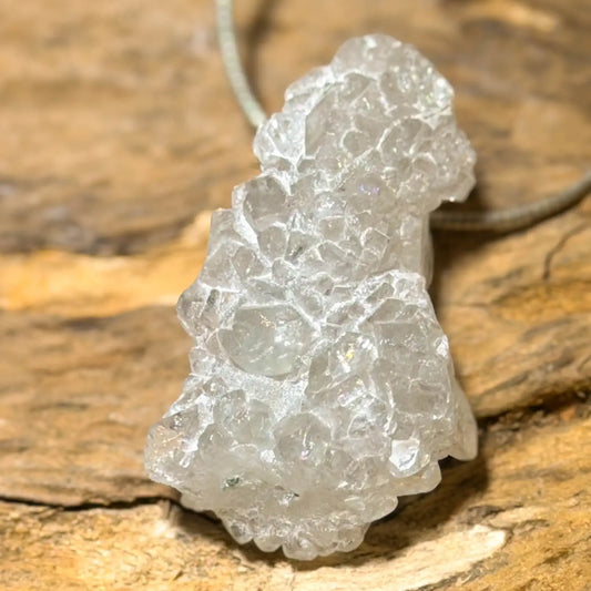 apophylit-edelstein-schmuck-ketten-anhaenger-trommelstein-heilstein-seelensteinchen-220526-2