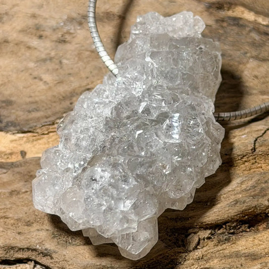 apophylit-edelstein-trommelstein-schmuck-ketten-anhaenger-heilstein-seelensteinchen