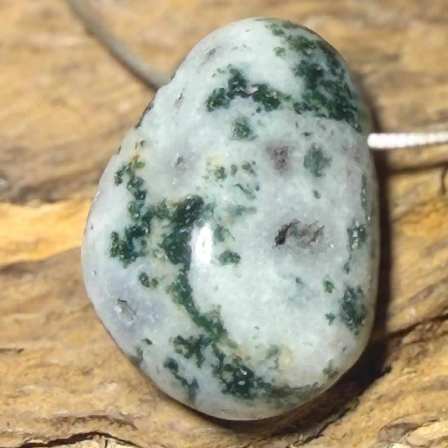 baumachat-edelstein-trommelstein-schmuck-ketten-anhaenger-heilstein-010726