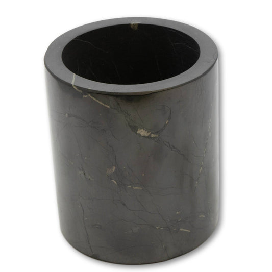Schungit Becher – poliert (ca. 8 × 7 cm)