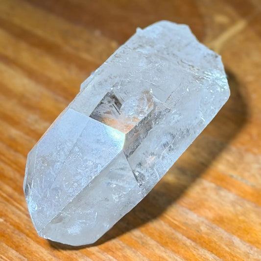 bergkristall-edelstein-handschmeichler-kristall-heilstein-mineralien-seelensteinchen-300426
