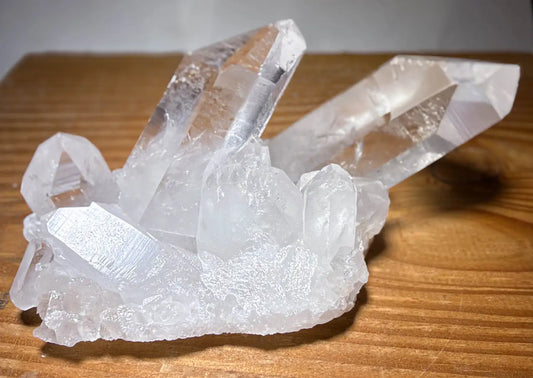 bergkristall-edelstein-kristall-mineralien-handschmeichler-031026-2